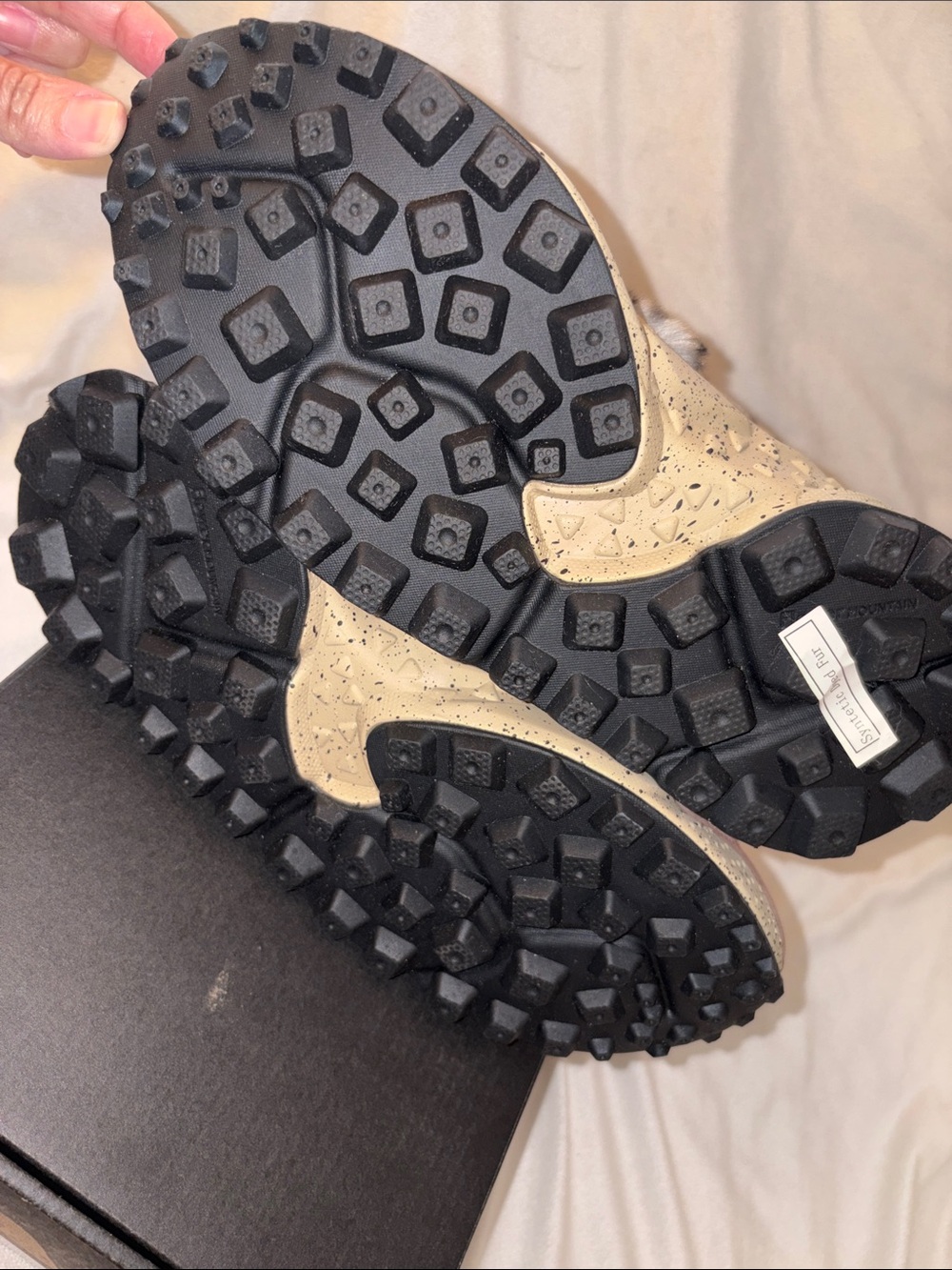 NWT Flower Mountain KOTETSU SUEDE ECO-FUR IN GREY & LIGHT BROWN - Picture 13 of 13